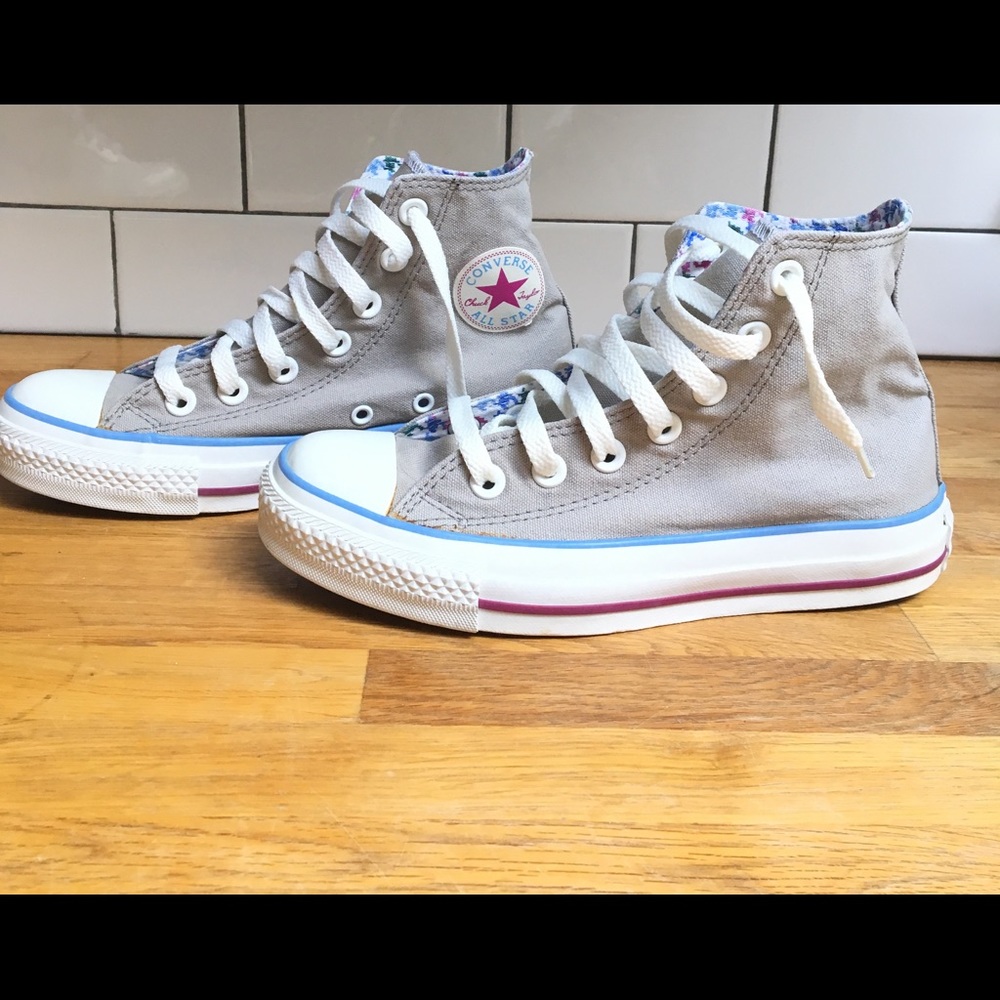 Women's Converse Chuck Taylors